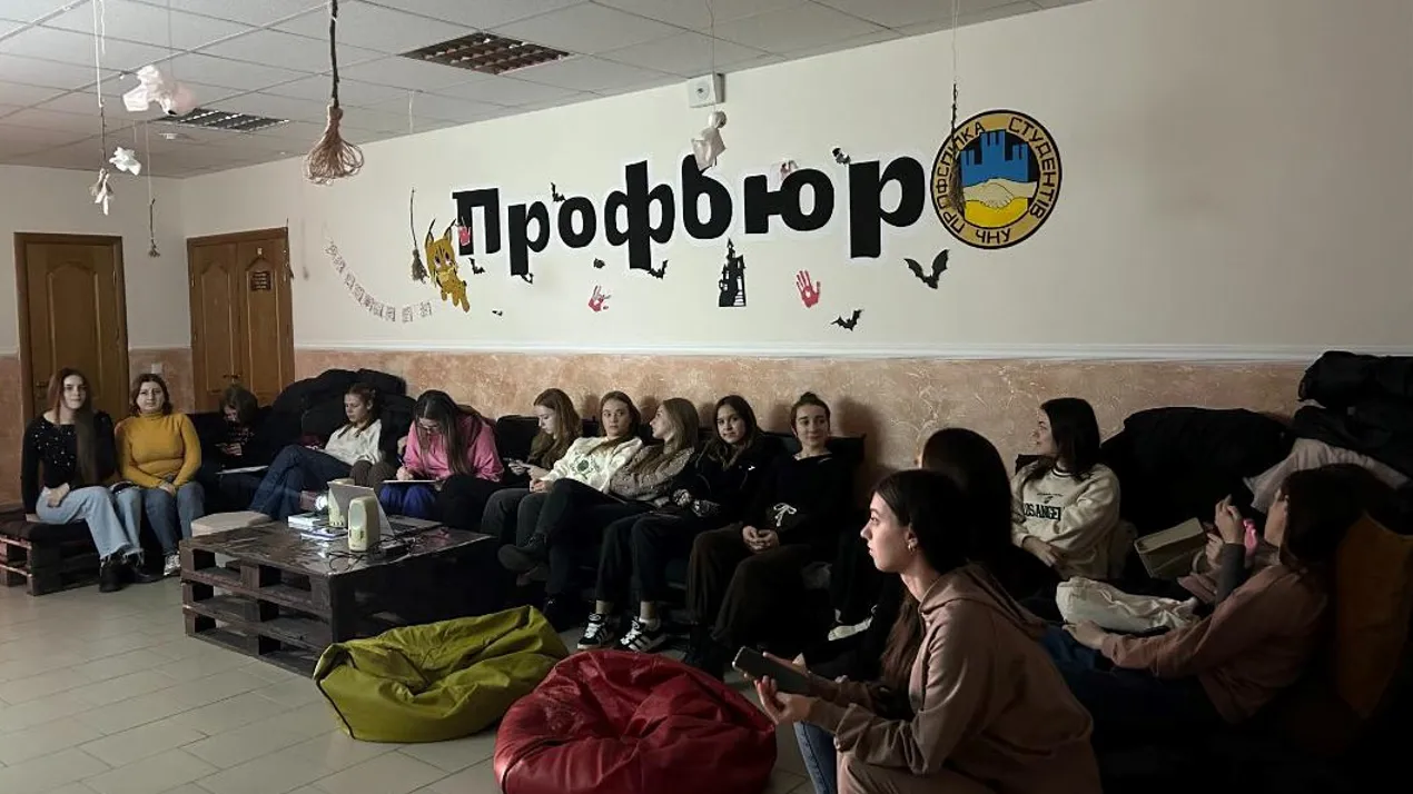 Кінопоказ документальної стрічки "У сітях" для студентів спеціальності "Соціальна робота"